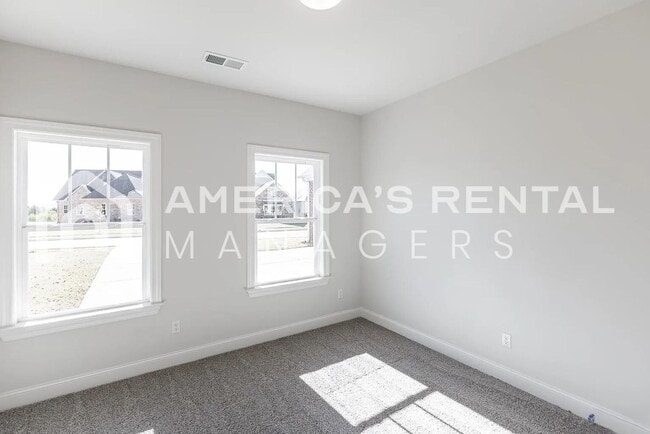 Building Photo - NEW CONSTRUCTION - Spacious Sifford Plan with Three Car Garage!