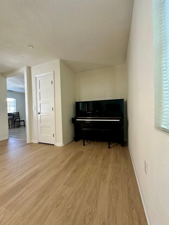 Building Photo - 7755 Mango Ave