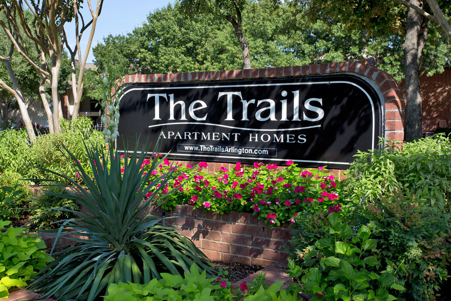 Building Photo - The Trails Apartments