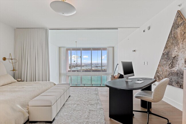 Building Photo - 1040 Biscayne Blvd