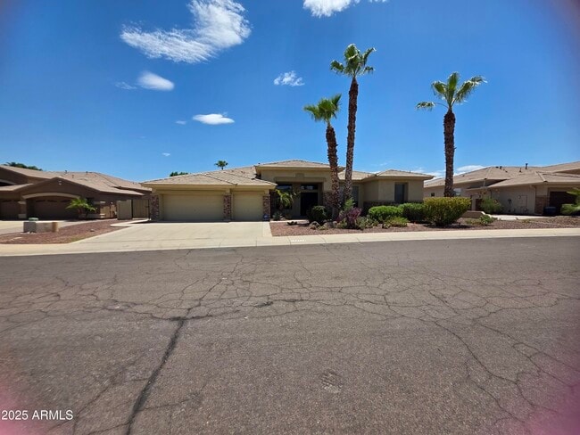Building Photo - 13113 W Peck Ct