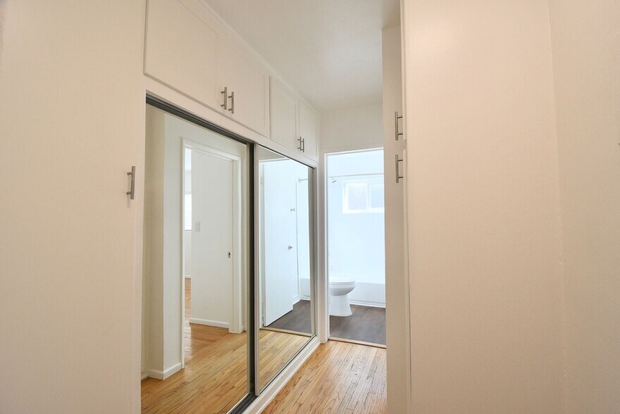 Building Photo - 1422 Gordon St