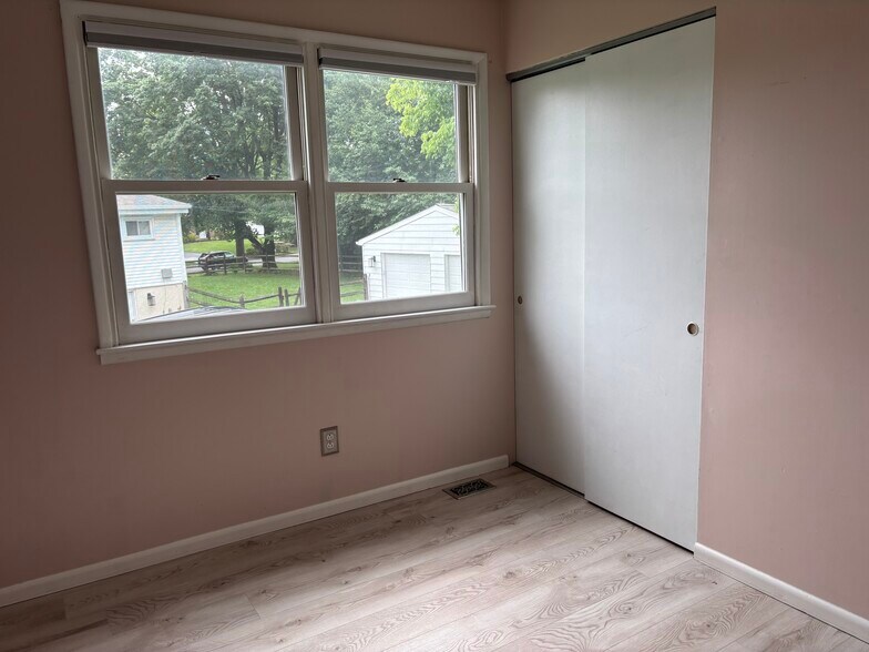 Building Photo - 1614 Woodford Way