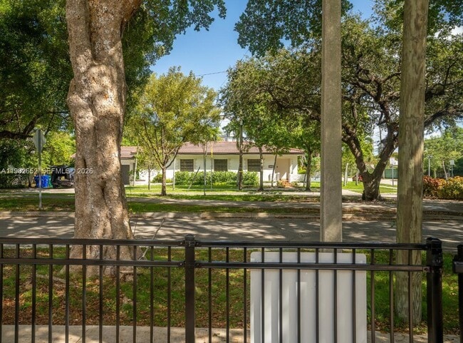 Building Photo - 2121 SW 13th Ave