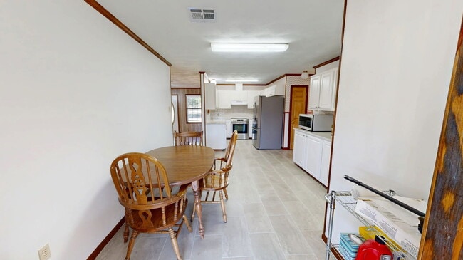 Building Photo - 497 High Hope Rd