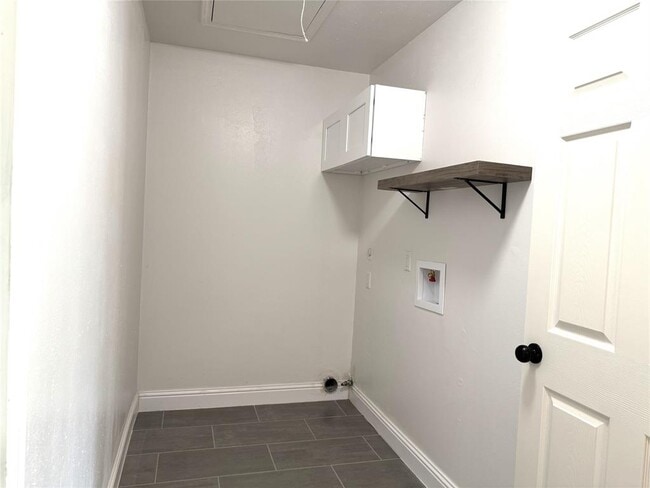 Building Photo - 4422 Waterfall Way