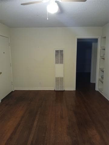 Building Photo - 3015 Avon St