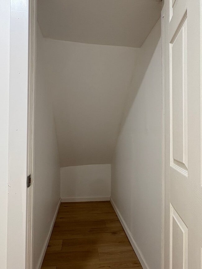 Building Photo - 24 Willis St