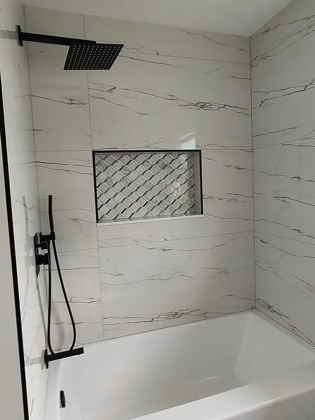 Building Photo - 1028 Aspen Ct