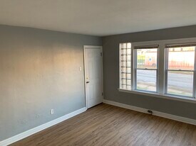 Building Photo - 4960 Kemper Ave