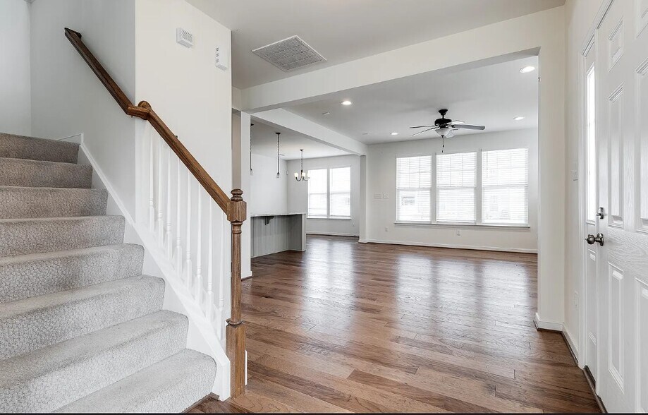 Building Photo - 5610 Benoni Ct