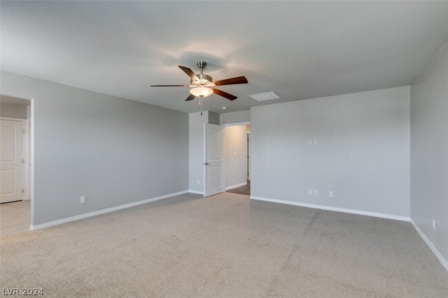 Building Photo - 945 Willow Berry Ave