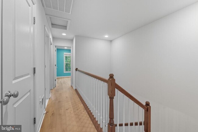 Building Photo - 15983 Marsh Pl