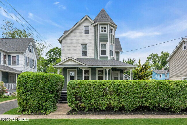 Building Photo - 1205 11th Ave