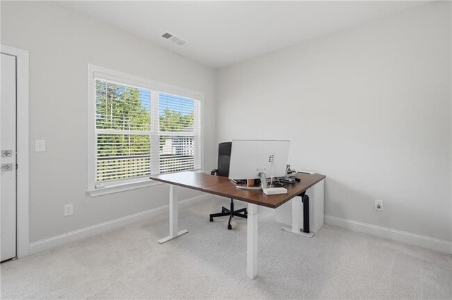 Building Photo - 4440 Kendall Pointe Dr