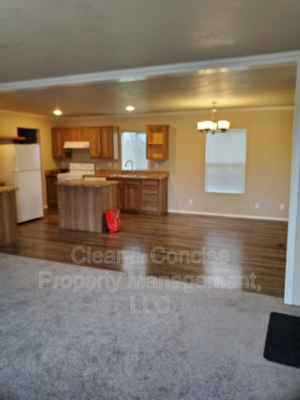 Building Photo - 86435 Franklin Blvd