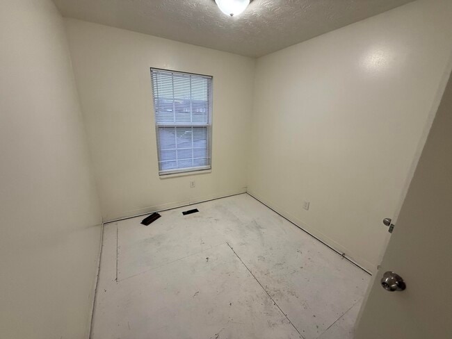 Building Photo - 3719 Trent Cir