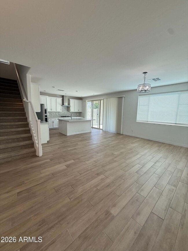 Building Photo - 5731 S Labelle