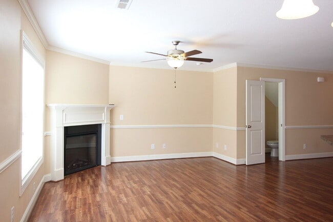 Building Photo - 120 Chandler Dr