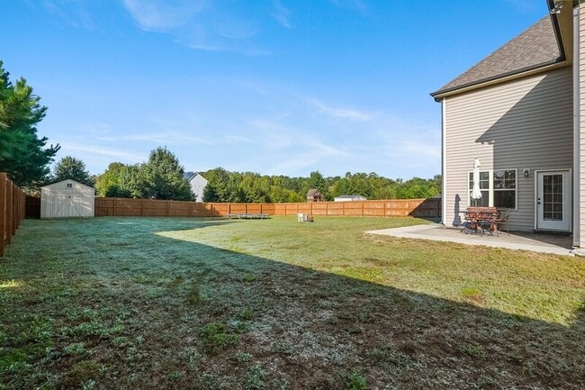 Building Photo - 501 Daylily Ct