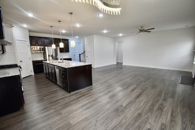 Building Photo - 7111 Waterwheel St SW
