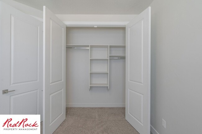 Building Photo - Hurricane Valley 3 Bedroom Townhome