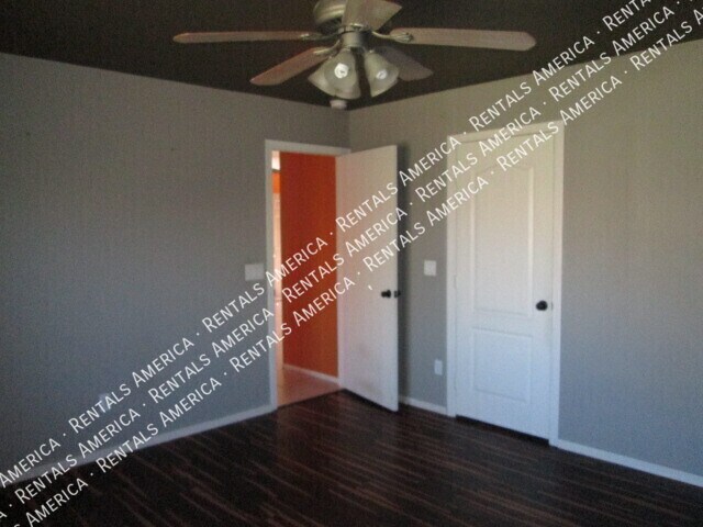 Building Photo - 3210 W Abraham Ln