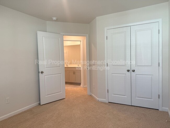 Building Photo - 828 Old Tarboro Rd