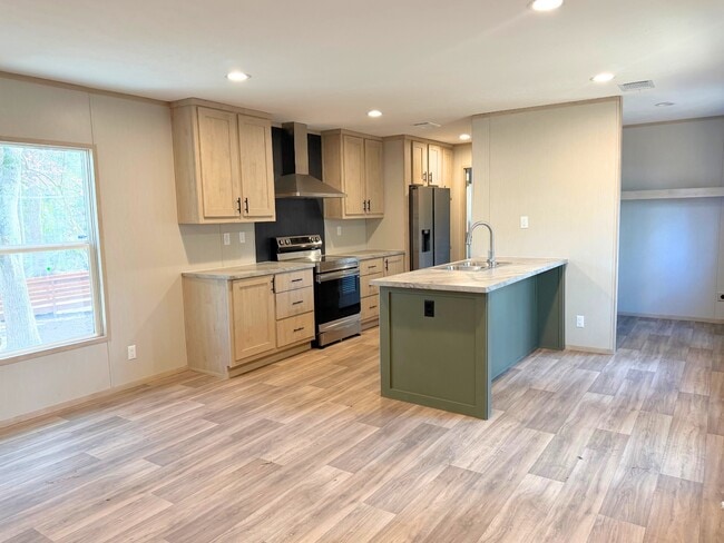 Building Photo - 77 Edinburgh Dr SW