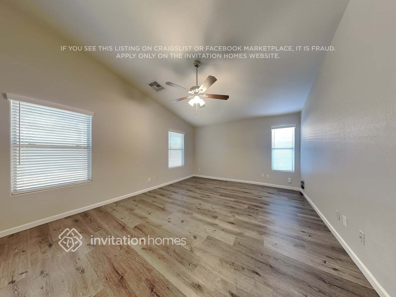 Building Photo - 832 N 166th Ln