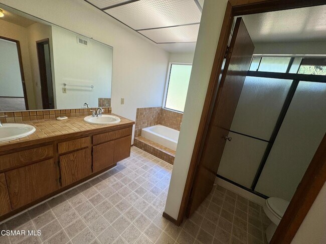 Building Photo - 2930 Reservoir Dr