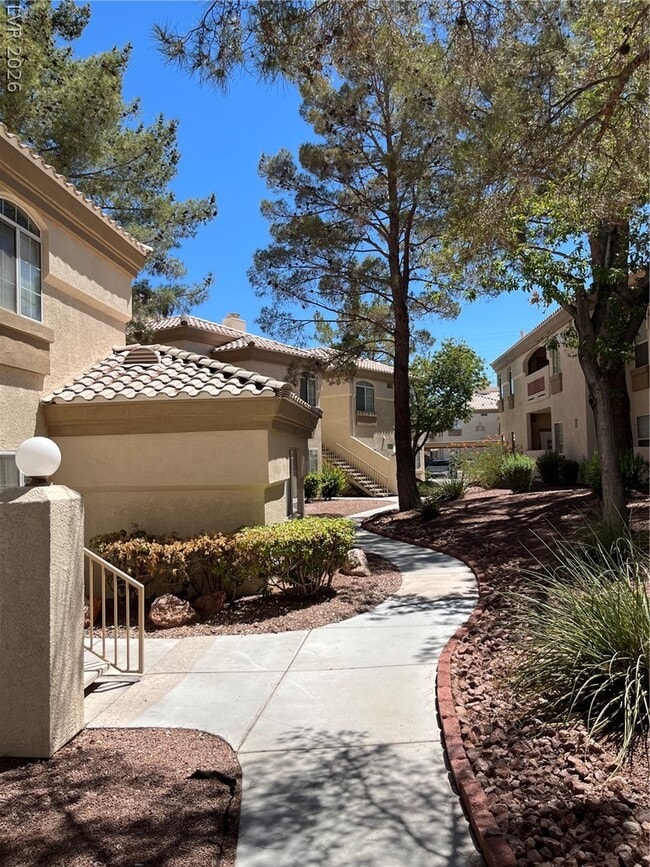 Building Photo - 7400 W Flamingo Rd