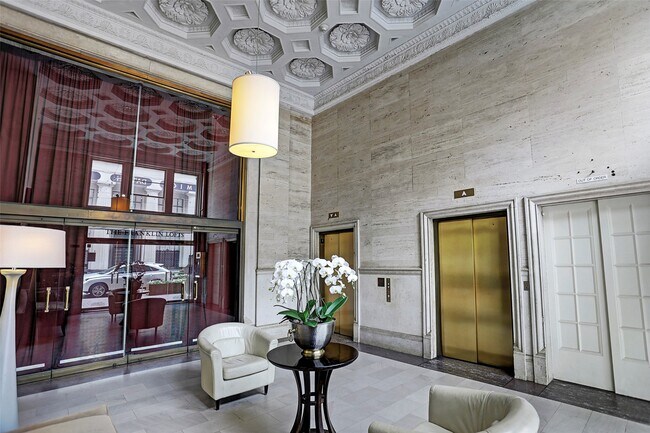 Building Photo - 201 Main St