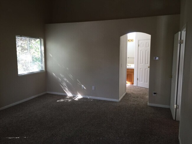 Building Photo - 5124 Paddock Ct