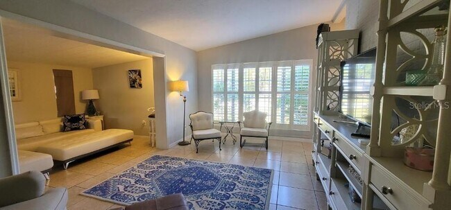 Building Photo - 3530 Schwalbe Dr