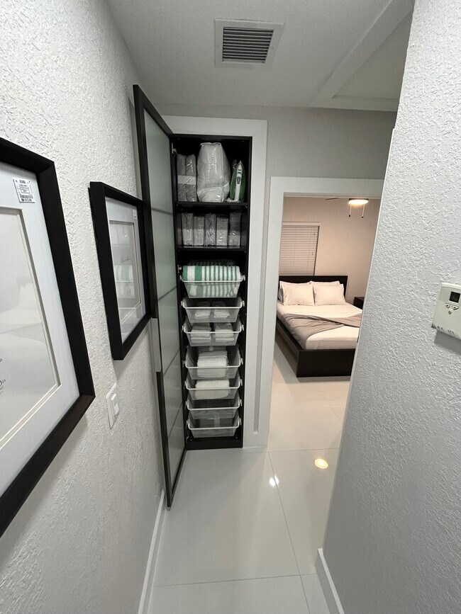 Building Photo - 680 E 8th Ave