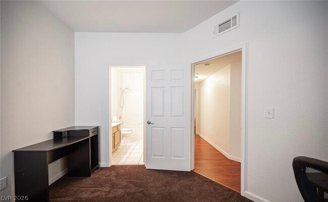 Building Photo - 6480 Annie Oakley Dr