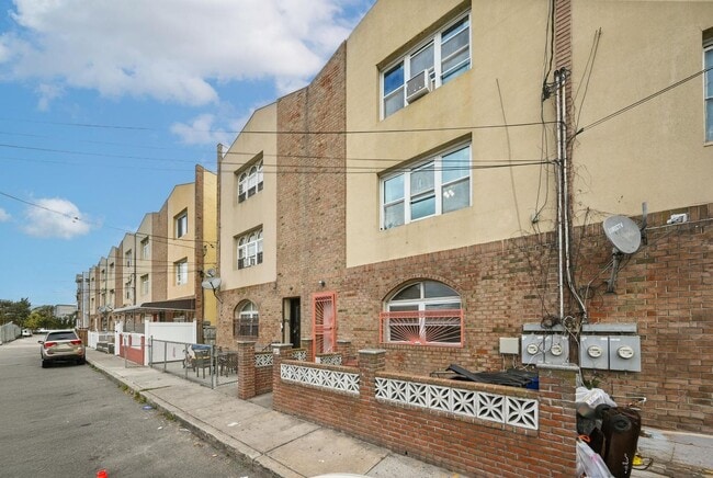 Building Photo - 1-24 Beach 27th St