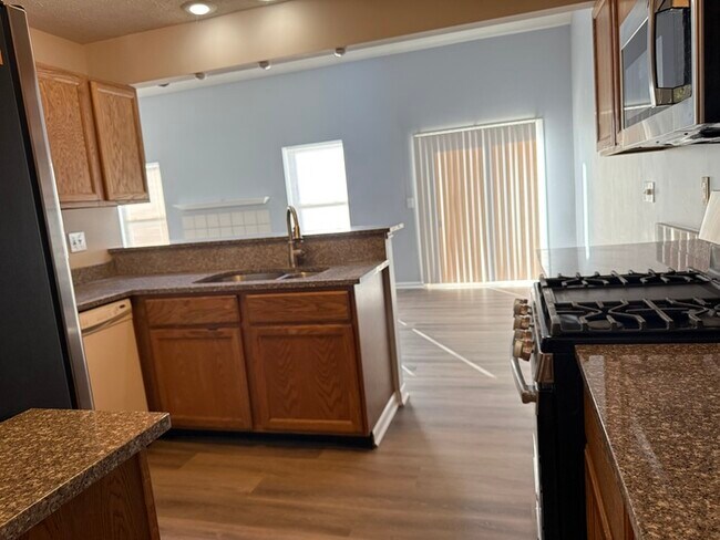Building Photo - Updated 3 Bed, 2.5 Bath Home