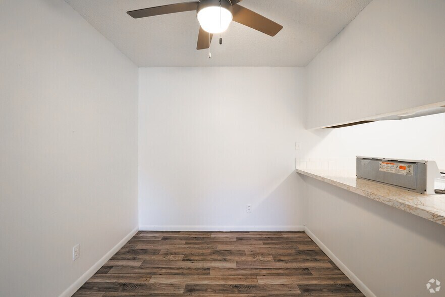 Brentwood Apartments 6602 E Harry St Wichita KS 67207 Apartment Finder