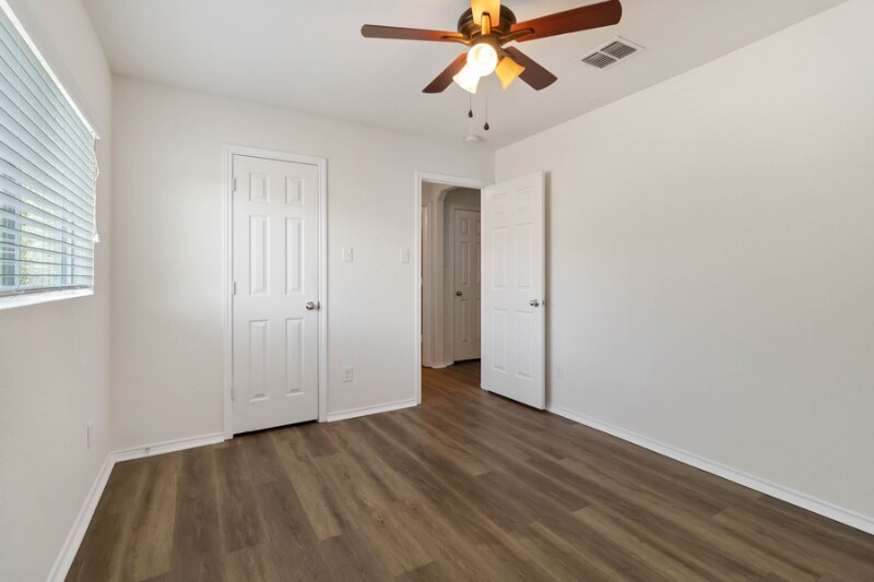 Building Photo - 8647 Silver Willow