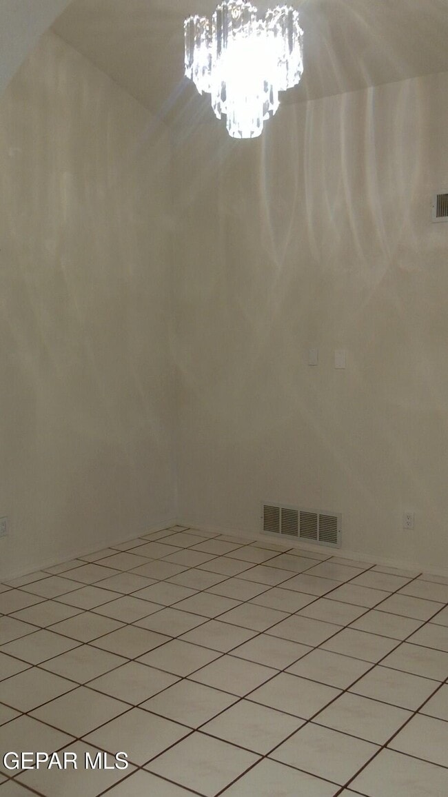 Building Photo - 7417 Mission Viejo Dr