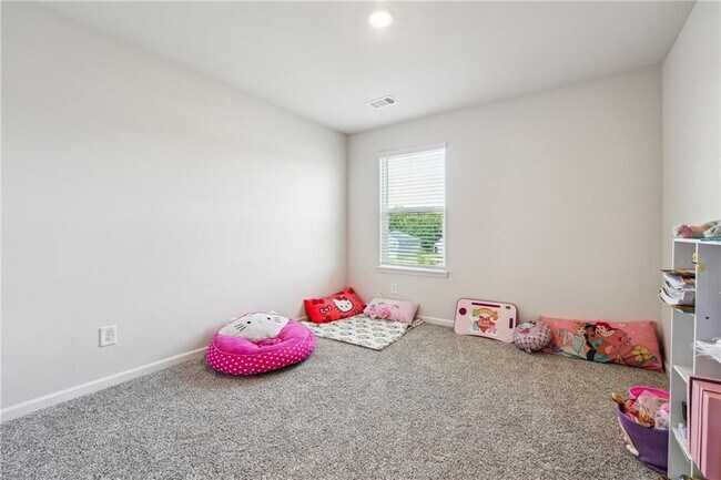 Building Photo - 446 Ravine Dr