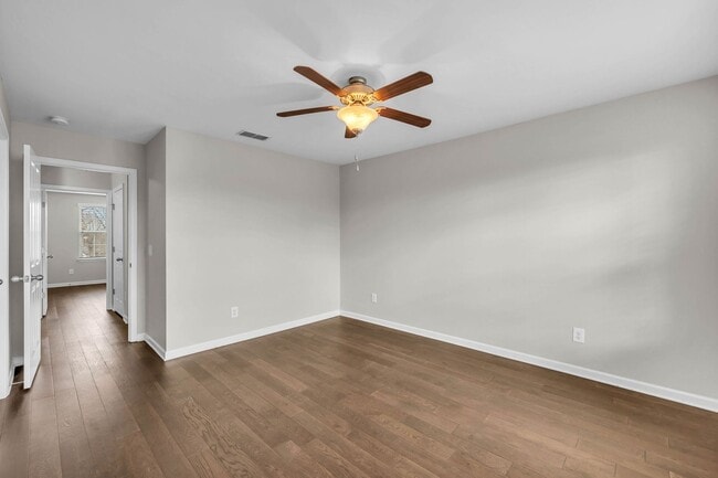 Building Photo - Middle Tennessee Blvd Townhome