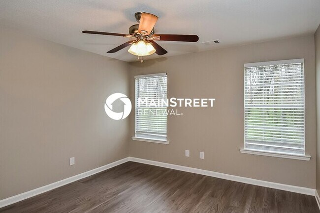 Building Photo - 3 Bedroom Pet-Friendly Home in Douglasville, GA with Main Street Renewal
