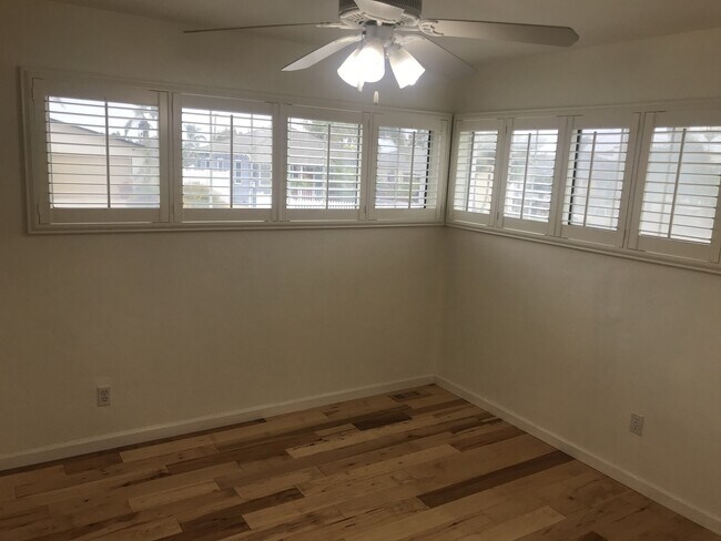 Building Photo - Beautiful Remodeled House with Large Fenced Lot and Big Garage