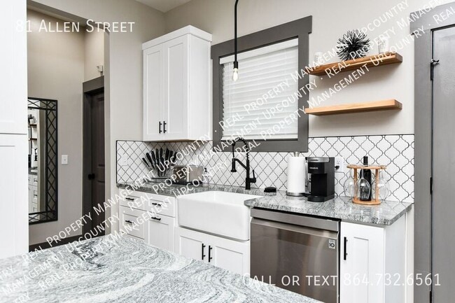 Building Photo - 81 Allen St