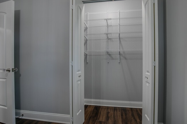 Building Photo - 523 Hawley Ct