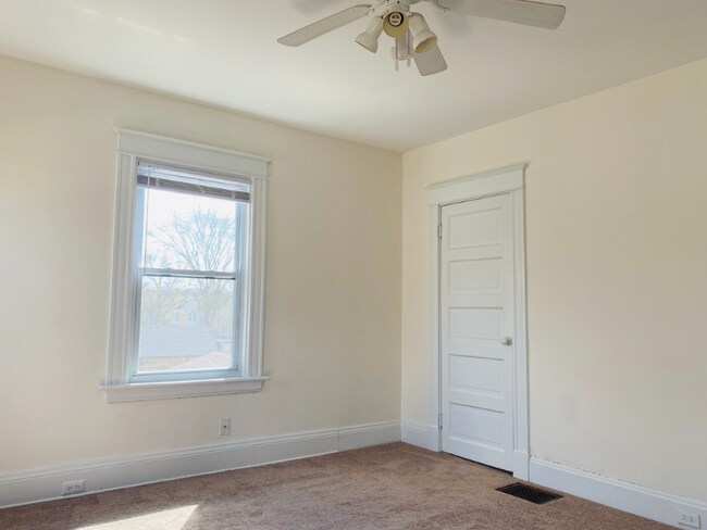 Building Photo - 2715 Griffiths Ave
