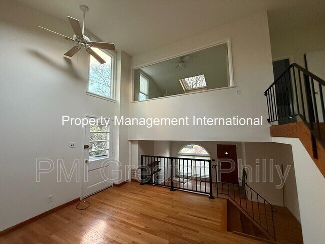 Building Photo - 864 Beechwood Rd